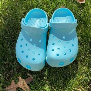 CROCS - Teal Classic Clogs size 8M 10W